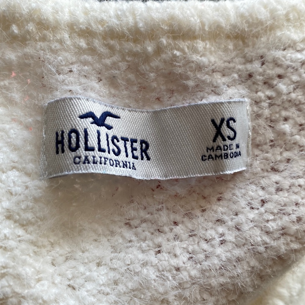 Hollister Button-Down Cardigan ☁️ - Picture 2 of 6